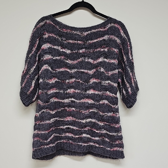 Handmade Sweaters - JRW - Handknit Wave Stripes Short Sleeve Sweater, Gray & Pink, Size Large